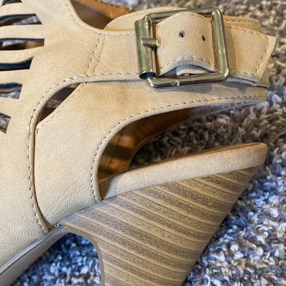 Suede taupe heels - Picture 4 of 6